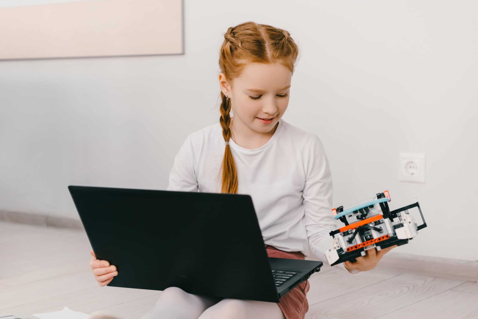 concentrated little child programming diy robot